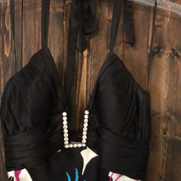 Cache formal gown - Picture 3 of 7